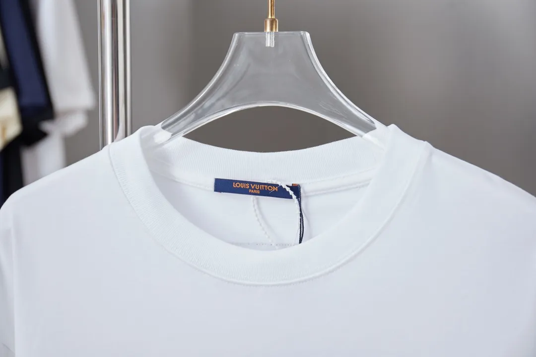 🅿️180 1V 25SS new style in early spring. Short sleeves with embroidered colorful hollow LV letters. Light luxury. Essential item for daily commuting for men and women. Correct version. Welcome to compare. Detailed features · 320g 100% pure cotton double yarn jersey fabric · Special thickened 32 pieces of double-strand 1X1 thread in the same vat custom dyeing · Imported Tajima machine embroidery with colorful hollow embroidered LV letters · Double needle stitching and cross-stitching technology · Original main mark, washed tag, brand moisture-proof paper packaging Color: black/white Size: S/M/L/XL